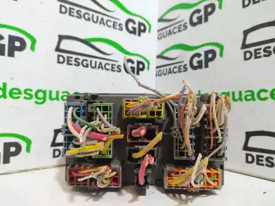 Peça sobressalente para automóvel em segunda mão caixa de fusíveis e relés por citroen berlingo 1.9 d multispace referências oem iam 9568205480  