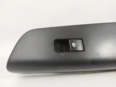 Second-hand car spare part right front power window switch for kia cee´d concept oem iam references 826311h000  