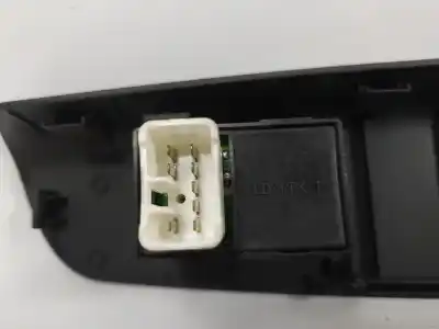 Second-hand car spare part right front power window switch for kia cee´d concept oem iam references 826311h000  