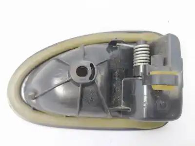Автозапчасти б/у левая задняя внутренняя ручка за renault clio ii fase i (b/cbo) 1.2 ссылки oem iam   