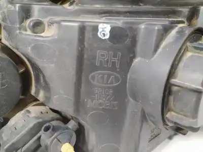 Second-hand car spare part right headlight for kia cee´d emotion oem iam references   