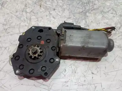 Recambio de automóvil de segunda mano de MOTOR ELEVALUNAS DELANTERO DERECHO para RENAULT LAGUNA (B56)  referencias OEM IAM   