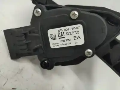 Second-hand car spare part accelerator pedal for opel astra j lim. enjoy oem iam references 13252702  