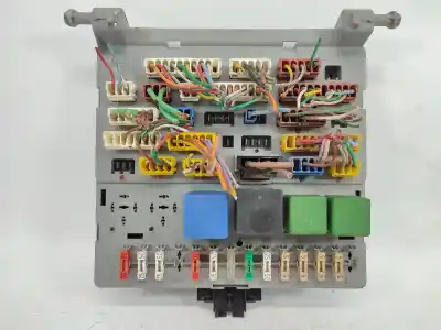 Tweedehands auto-onderdeel relais/zekeringenkastje voor peugeot 205 berlina 1.8 diesel cat oem iam-referenties   
