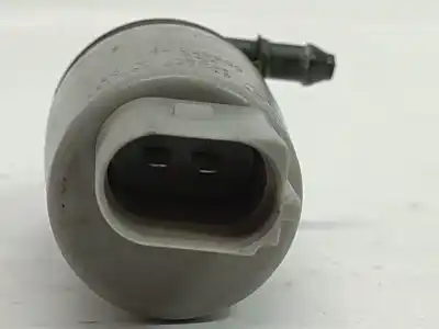 Pièce détachée automobile d'occasion pompe d'eau de nettoyage du pare brise pour bmw serie 1 berlina (e81/e87) 118d références oem iam 23557610  