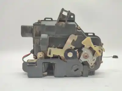 Peça sobressalente para automóvel em segunda mão FECHADURA DA PORTA TRASEIRA DIREITA por SEAT CORDOBA BERLINA (6L2)  Referências OEM IAM   