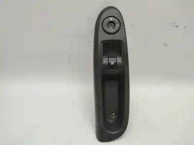 Автозапчасти б/у выключатель переднего правого окна за renault clio ii fase ii (b/cb0) authentique ссылки oem iam 8200084005