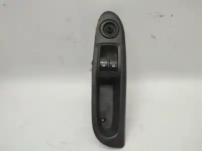 Автозапчасти б/у ВЫКЛЮЧАТЕЛЬ ЛЕВОГО ПЕРЕДНЕГО ОКНА за RENAULT CLIO II FASE II (B/CB0)  ссылки OEM IAM 8200084003  
