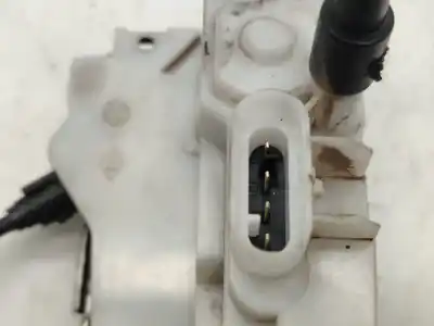 Second-hand car spare part left front door lock for renault twingo authentique oem iam references   