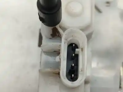 Second-hand car spare part front right door lock for renault twingo authentique oem iam references   