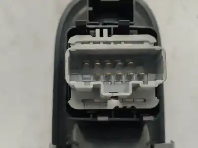 Second-hand car spare part right front power window switch for renault twingo authentique oem iam references 8200356513  