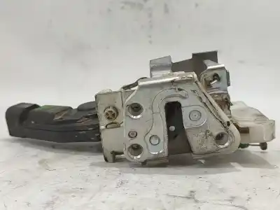 Peça sobressalente para automóvel em segunda mão fechadura da porta traseira esquerda por peugeot 107 básico referências oem iam 