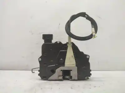 Peça sobressalente para automóvel em segunda mão fechadura da porta dianteira esquerda por opel corsa e business referências oem iam 13431841