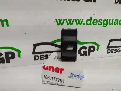 Second-hand car spare part RIGHT FRONT POWER WINDOW SWITCH for PEUGEOT 207  OEM IAM references 106.172791  