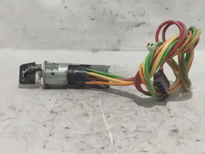 Second-hand car spare part ignition switch for peugeot 205 ii (20a/c) 1.1 oem iam references   
