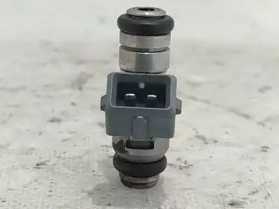 Second-hand car spare part injector for renault clio ii (bb_, cb_) 1.2 16v (bb05, bb0w, bb11, bb27, bb2t, bb2u, bb2v, cb05,... oem iam references 8200051963