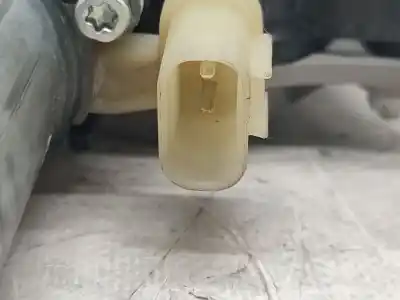 Автозапчасти б/у регулятор стекла переднего правого за kia stonic (yb) 1.6 crdi ссылки oem iam 82460h8000  