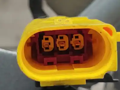 Автозапчасти б/у правая передняя петля капота за audi a4 b9 (8w2, 8wc) 2.0 tdi ссылки oem iam 8w0823302e  