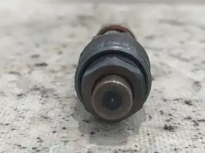 Second-hand car spare part injector for opel corsa b (s93) 1.7 d (f08, f68, m68) oem iam references 881090  
