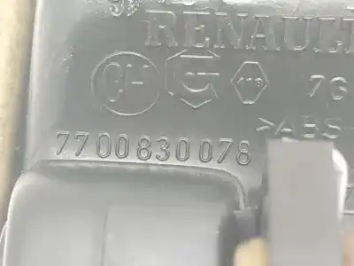 Автозапчасти б/у левая задняя внутренняя ручка за renault megane i classic (la0/1_) 1.6 e (la0f, la0s) ссылки oem iam 7700830078  