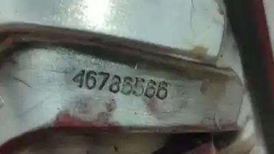 Pezzo di ricambio per auto di seconda mano fendinebbia posteriore destro per fiat stilo (192) 1.9 jtd cat riferimenti oem iam 46786566  
