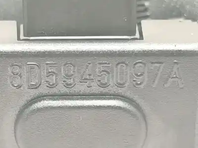 Автозапчасти б/у центральный стоп-сигнал за audi a4 b5 (8d2) 1.8 ссылки oem iam 8d5945097a  