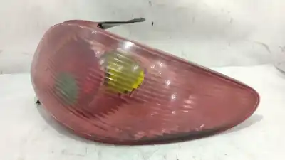 Pezzo di ricambio per auto di seconda mano luci posteriori destra per peugeot 206 fastback (2a/c) 1.4 hdi eco 70 riferimenti oem iam e22058  