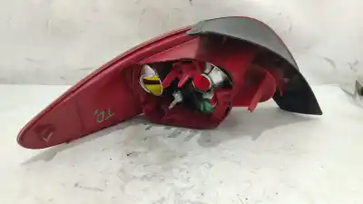 Pezzo di ricambio per auto di seconda mano luci posteriori destra per peugeot 206 fastback (2a/c) 1.4 hdi eco 70 riferimenti oem iam e22058  