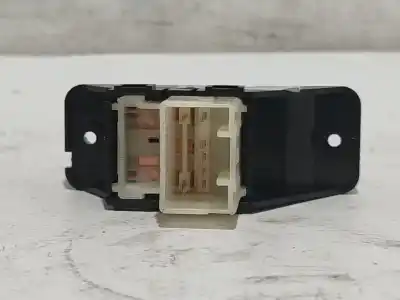 Peça sobressalente para automóvel em segunda mão botão / interruptor elevador vidro dianteiro direito por kia stonic (yb) 1.0 t-gdi eco-dynamics+ referências oem iam 93575h8000wk  