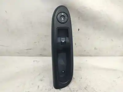 Tweedehands auto-onderdeel Schakelaar Rechts Voor Ruit voor RENAULT CLIO II (BB_, CB_) 1.5 DCI (B/CB07) OEM IAM-referenties 8200084005  