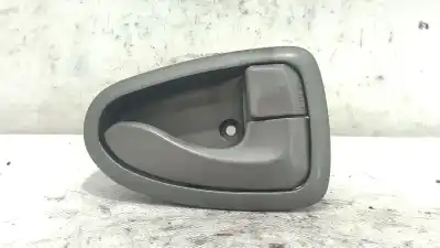 Автозапчастина б/у усередині передня права ручка для HYUNDAI ACCENT II (LC) 1.3 Посилання на OEM IAM 8262025000  