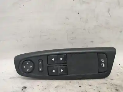 Pièce détachée automobile d'occasion commande de lève vitre avant gauche pour fiat stilo multi wagon (192_) 1.9 jtd références oem iam 