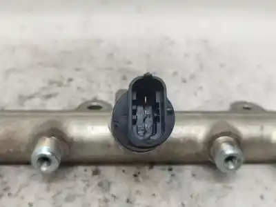 Pièce détachée automobile d'occasion rampe d'injecteur pour fiat stilo multi wagon (192_) 1.9 jtd références oem iam 0000046739953  
