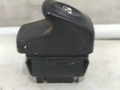 Peça sobressalente para automóvel em segunda mão BOTÃO / INTERRUPTOR ELEVADOR VIDRO DIANTEIRO DIREITO por RENAULT MEGANE I CLASSIC (LA0/1_) 1.9 DTI (LA1U) Referências OEM IAM 7700838101  