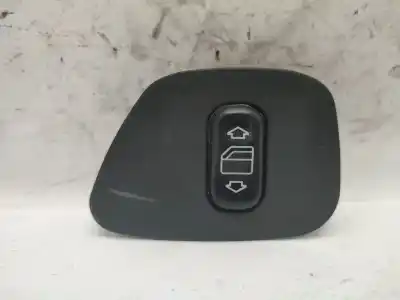 Pièce détachée automobile d'occasion COMMANDE DE LÈVE VITRE ARRIÈRE GAUCHE pour MERCEDES-BENZ CLASE E (W210) E 220 CDI (210.006) Références OEM IAM 210820051064  