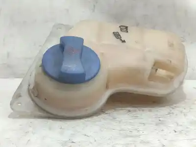 Pièce détachée automobile d'occasion VASE D'EXPANSION DE LIQUIDE DE REFROIDISSEMENT pour VOLKSWAGEN PASSAT B5.5 (3B3)  Références OEM IAM 8D0121403L  