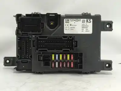 Pezzo di ricambio per auto di seconda mano Scatola Relè/fusibili per OPEL CORSA D (S07) 1.3 CDTI (L08, L68) Riferimenti OEM IAM 13142241  