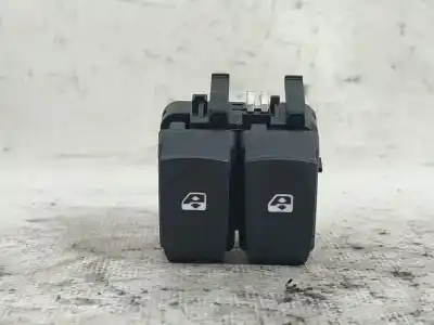 Pièce détachée automobile d'occasion COMMANDE DE LÈVE VITRE AVANT GAUCHE pour RENAULT CLIO III (BR0/1, CR0/1)  Références OEM IAM 8200214943  