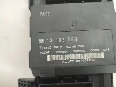 Peça sobressalente para automóvel em segunda mão caixa de fusíveis e relés por opel vectra c gts (z02) 1.9 cdti (f68) referências oem iam 13193588  