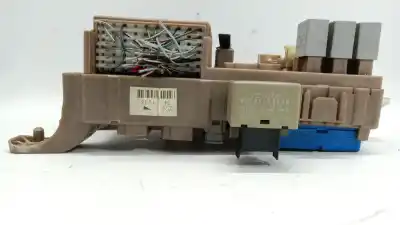 Pezzo di ricambio per auto di seconda mano scatola relè/fusibili per toyota corolla (_e12_) 2.0 d-4d (cde120r_, cde120l_) riferimenti oem iam e11020100