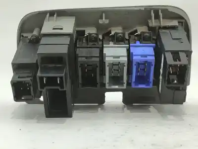 Pièce détachée automobile d'occasion commande de lève vitre avant gauche pour renault scénic i monospace (ja0/1_, fa0_) 1.9 dci (ja05, ja1f) références oem iam 7700432429  