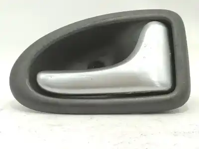 Peça sobressalente para automóvel em segunda mão Puxador Interior Traseiro Direito por RENAULT SCÉNIC I MONOSPACE (JA0/1_, FA0_) 1.9 DCI (JA05, JA1F) Referências OEM IAM 7700353283  