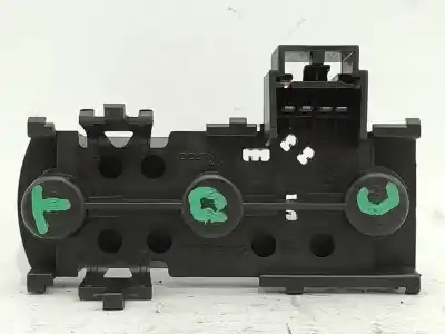 Gebrauchtes Autoersatzteil Lampenhalter zum FIAT STILO MULTI WAGON (192_) 1.9 JTD OEM-IAM-Referenzen 28182002  