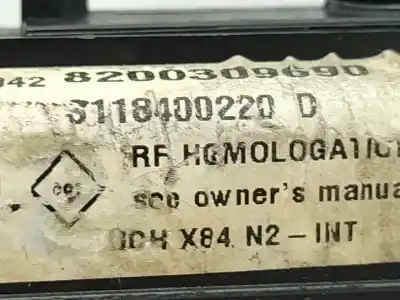 Peça sobressalente para automóvel em segunda mão caixa de fusíveis e relés por renault megane ii (bm0/1_, cm0/1_) 1.5 dci (bm02, bm13, bm2a, cm02, cm13) referências oem iam 8200306033  