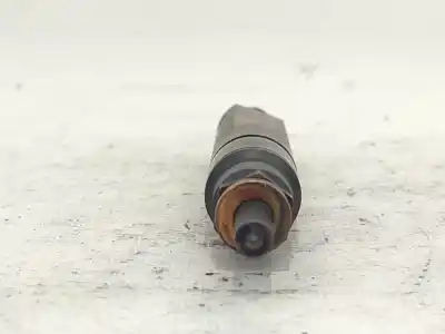Second-hand car spare part injector for renault megane i classic (la0/1_) 1.9 dti (la08, la0n) oem iam references 7700875036  