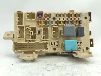 Peça sobressalente para automóvel em segunda mão caixa de fusíveis e relés por toyota avensis ranchera familiar (_t25_) 2.2 d-4d (adt251_) referências oem iam 8274120060