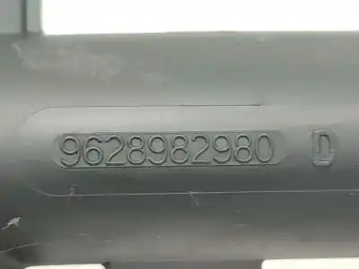 Автозапчастина б/у рампа инжектора для peugeot 206 fastback (2a/c) 1.4 i посилання на oem iam 198542  