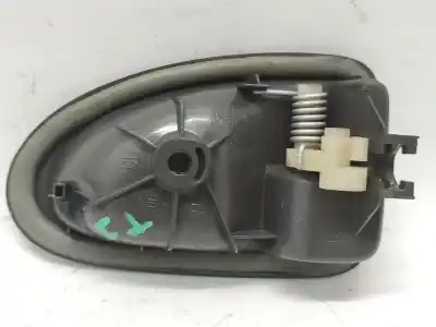 Pièce détachée automobile d'occasion poignée intérieure arrière gauche pour renault scénic i monospace (ja0/1_, fa0_) 1.9 dti (ja0n) références oem iam 7700415974  7700415974