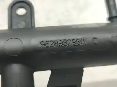 Автозапчастина б/у рампа инжектора для peugeot 206 fastback (2a/c) 1.4 i посилання на oem iam 198542  9628982980