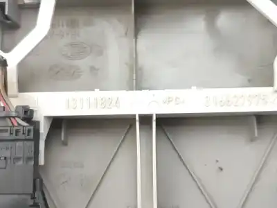 Автозапчастина б/у внутрішне світло для opel astra h (a04) 1.4 (l48) посилання на oem iam 13111825  13111824